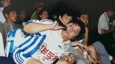 “姆巴佩拒绝曼联巨额合同邀请，西班牙媒体披露”